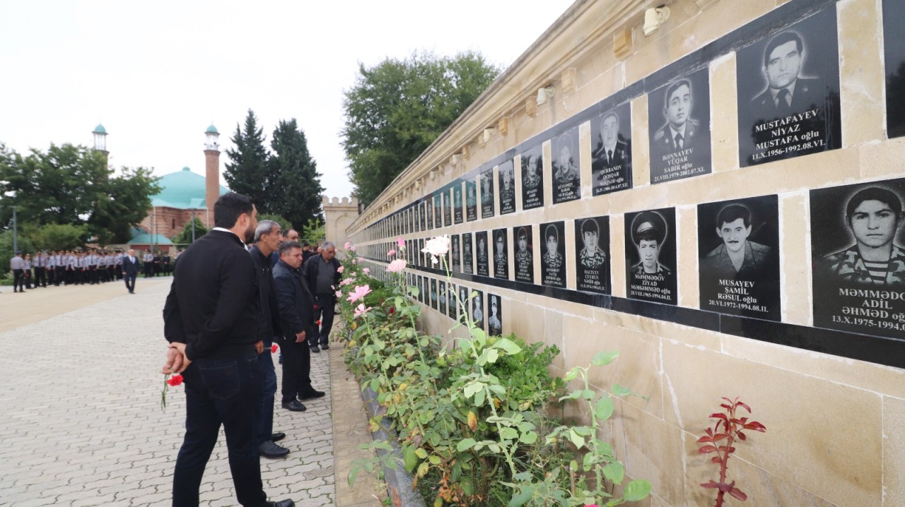 Qazaxda Anım Günü qeyd olundu, şəhid ailələri ilə görüş keçirildi - FOTOLAR